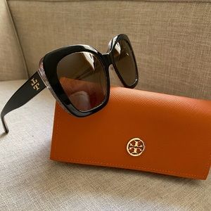 Tory Burch Raffia Women’s Sunglasses and Case - Hardly Worn, Like New